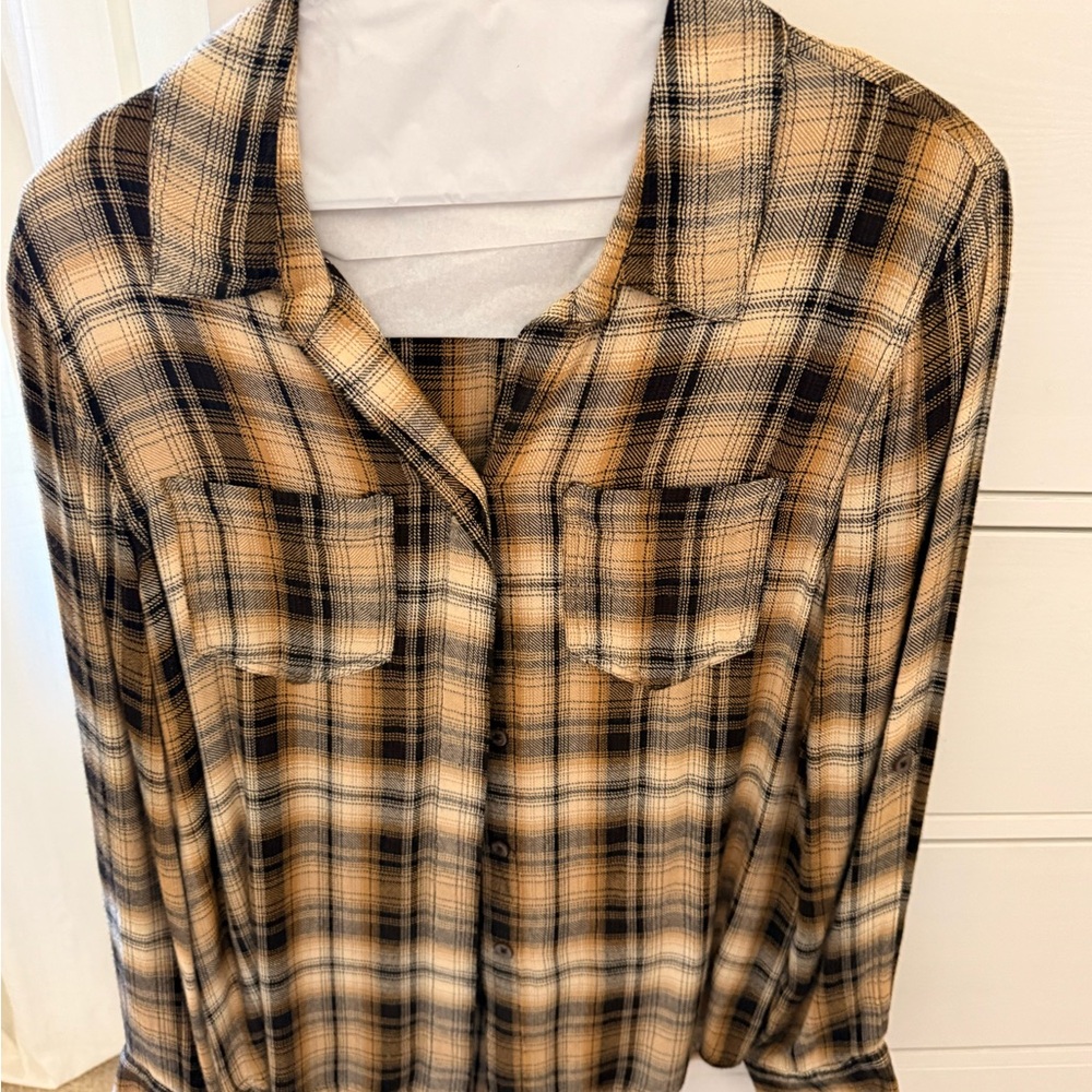 Plaid Button-Up Shirt vici xs